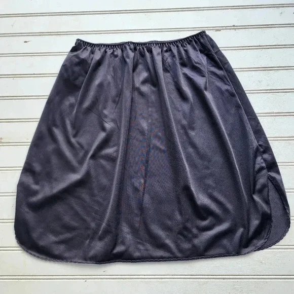 Vanity Fair Women's Black Skirt Slip Elastic Waist Lace Trim 18" Stretch Size M - Picture 5 of 7